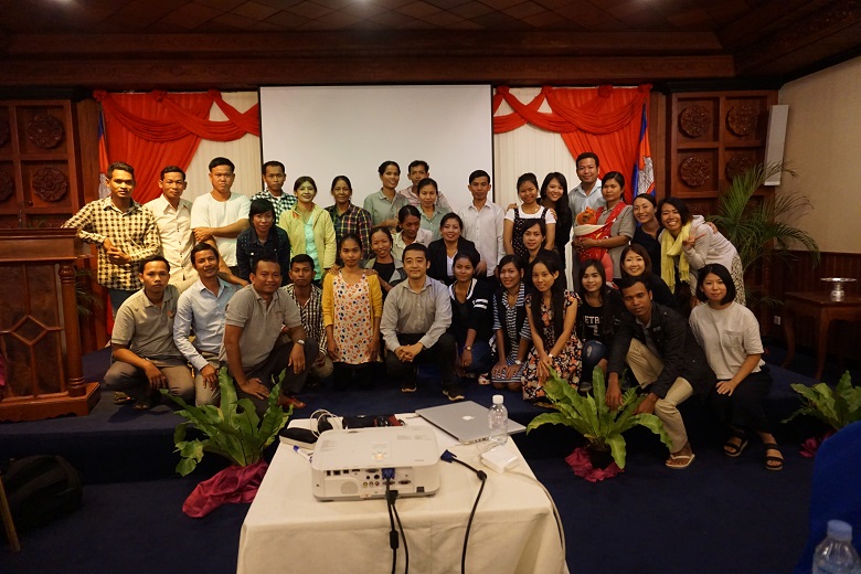 カンボジアのメンバーと