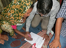 Photo-2: Office staff supporting signatures for mothers