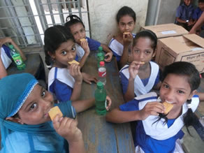 Photo-1: Delighted with the new lemon-flavored cookies