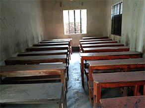 写真-2：休校中のトゥラグ小学校（教室）
